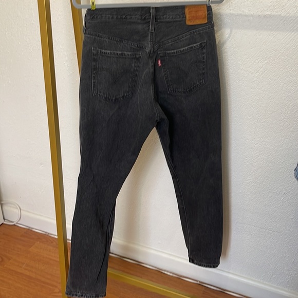 EUC black Levi’s 501 skinny jeans size 28 - Picture 6 of 6